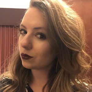 Meet your Posher, Hillary